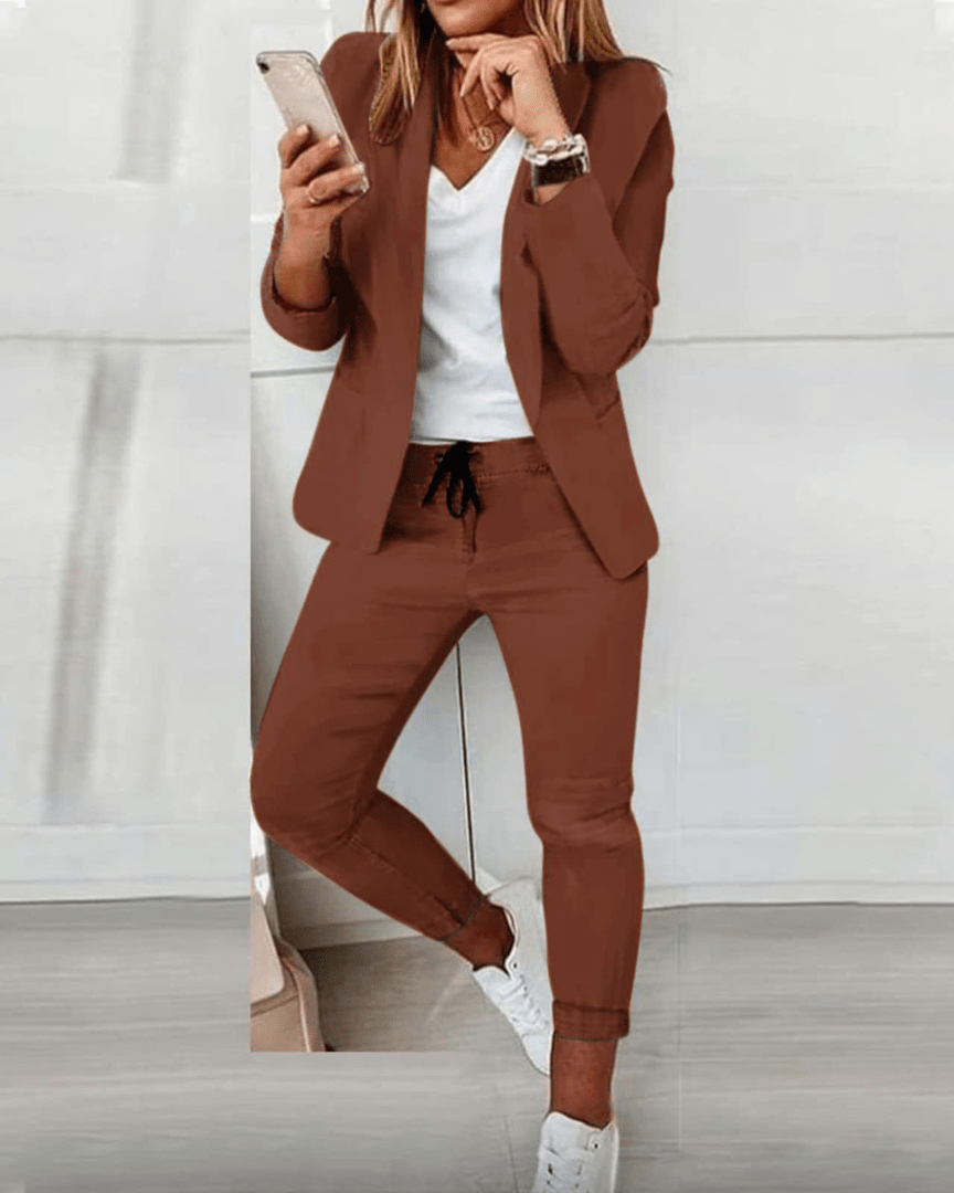 Clara | Ensemble Blazer Décontracté et Jogging Tapered pour Femmes 6