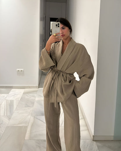 Clara | Ensemble Kimono Ceinturé et Pantalon Large en Lin pour Femmes 1