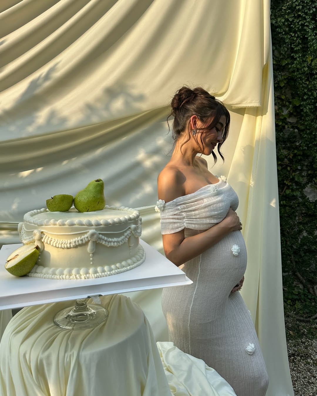 Léa | Robe de Maternité Élégante Bodycon avec Détails Floraux pour Femmes 2