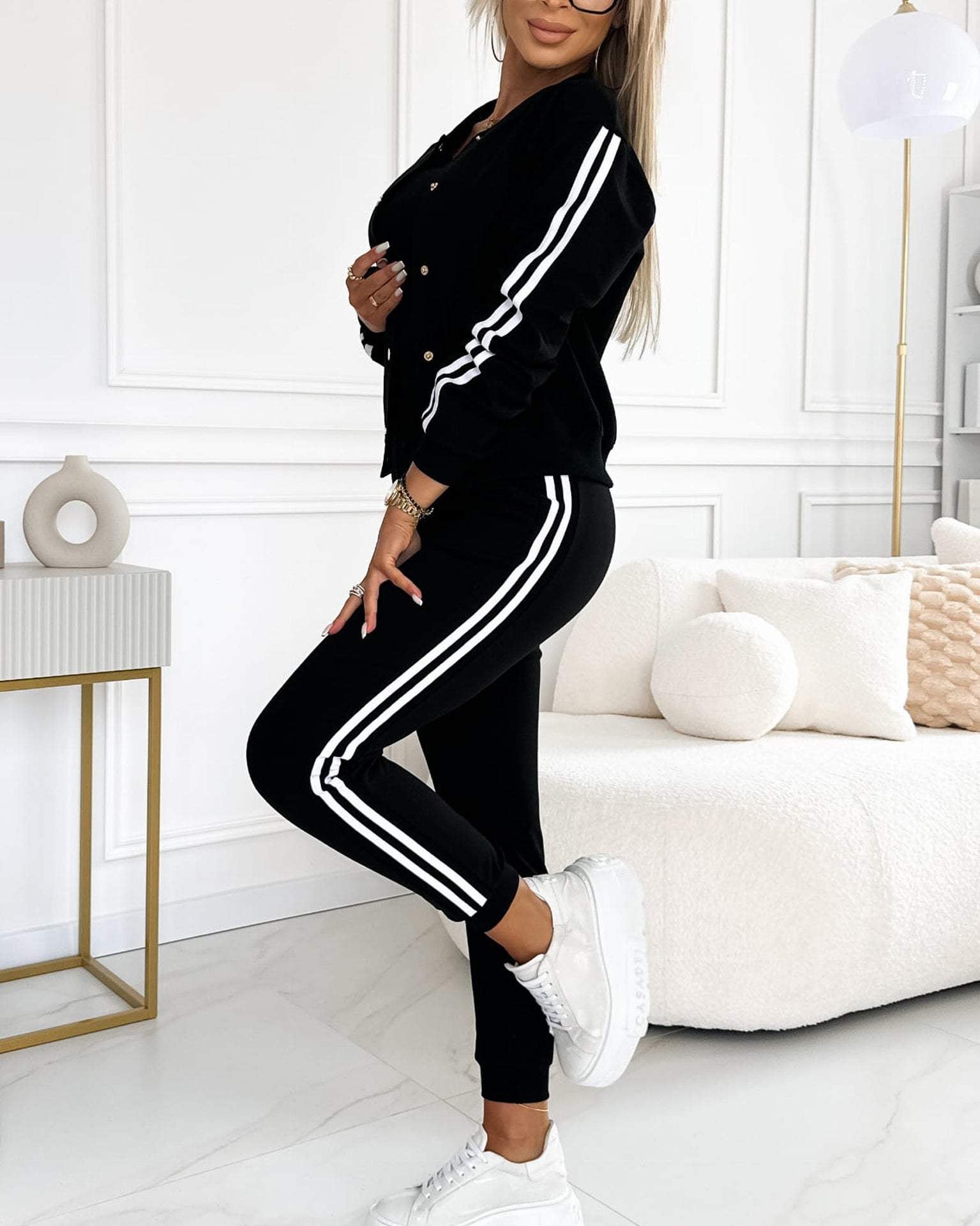 Sophie | Ensemble Sportif à Rayures avec Veste et Jogging pour Femmes 1